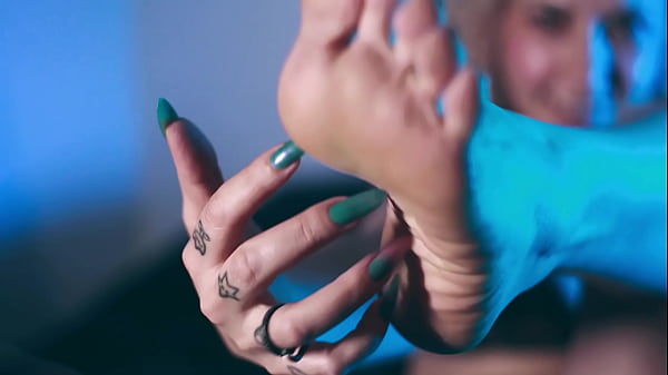 Gorgeous marilou is back to evol foot worship and hot masturbation with the queen 