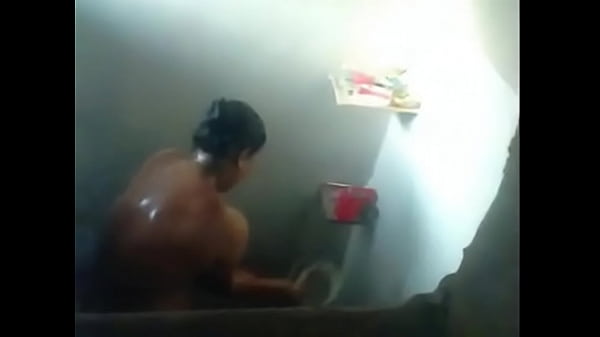 Play MP4 - tamil mami bath