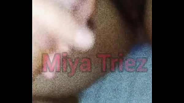 Miya Triez – Corno Chifrudo Batendo Punheta!