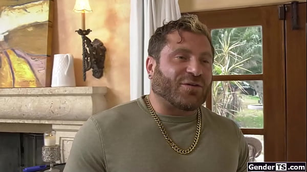 Play MP4 - Trans hitchhiker Itzel Saenz wants dick