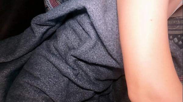 Nonton Tiny Tits Babe Sucks And Jerks Off! Short On thumbnail