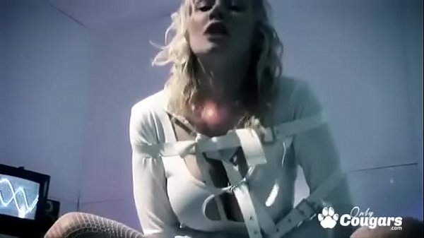 Cindy Berh_And Valerie Pearl Get Fucked In_The Looney Bin