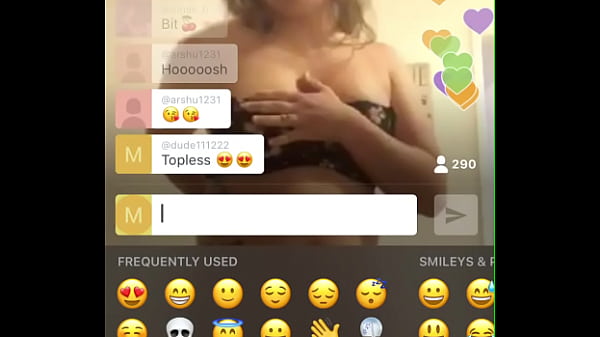 Sexy Little TeenShowingAss Cheeks