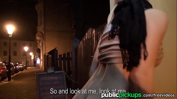 Play MP4 - Mofos - Euro babe strips in the street for cash