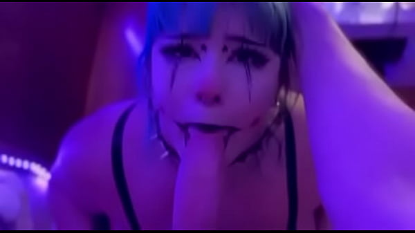 Play MP4 - Clown slut throats cock