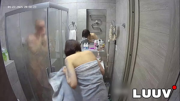 Luuv quick sex in the shower for young couple abbadon and kareflore 