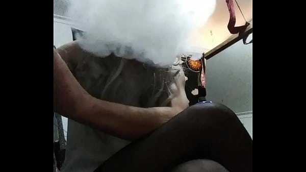 Play MP4 - Blowing huge cloud Icey Hotrail