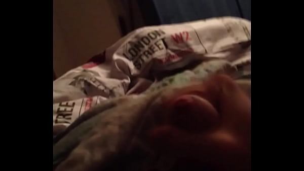 Petit sexe se branle