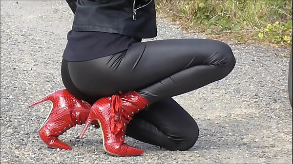 black leggings walking 