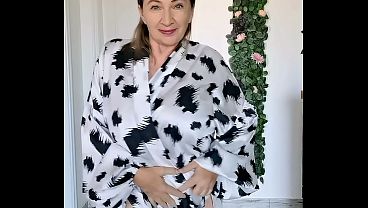 Big natural boobs from hot GILF 