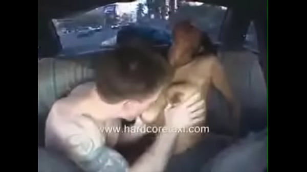 Latina culeando enel taxi