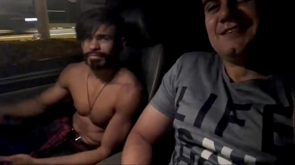 MAMANDO A PICA DO UBER 