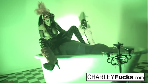 Hot babes lick each other 