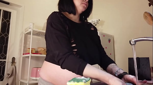 Play MP4 - Pregnant Busty babe Homework