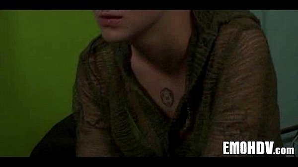 Nonton Emo Babe With Tats Gets Some Dick 198 thumbnail