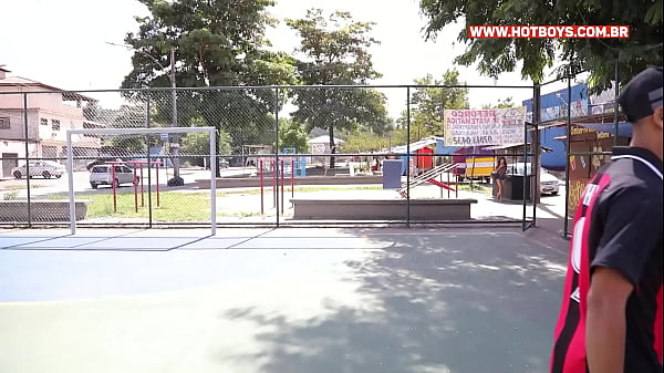 Mega dotado botando o m&eacute;dico urs&atilde;o pra mamar 