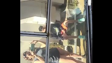 Vamos a la terraza y tengamos sexo