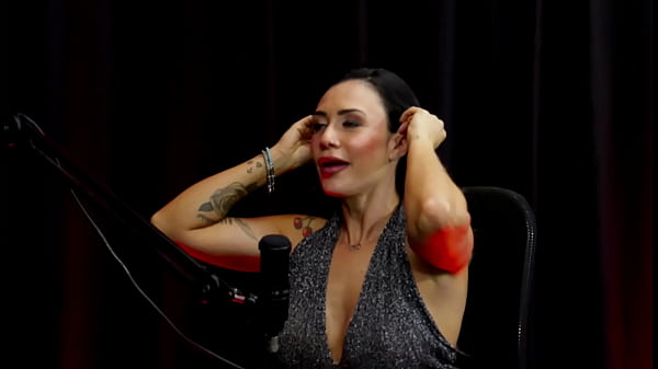 Gosta de viver o presente contou o que a deixa excitada gosta de homem divertido e o teste que a assustou taluane boom watch sheer red 