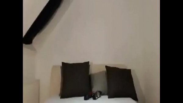 Nonton Webcam 747 1 thumbnail