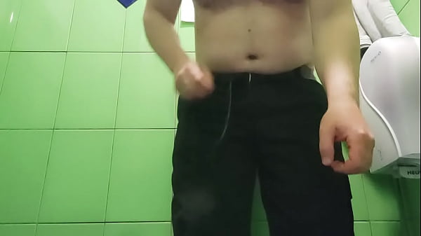 imi place foarte mult sa ma masturbez la webcam  sa imi beau pisatul si sa imi mananc sperma 