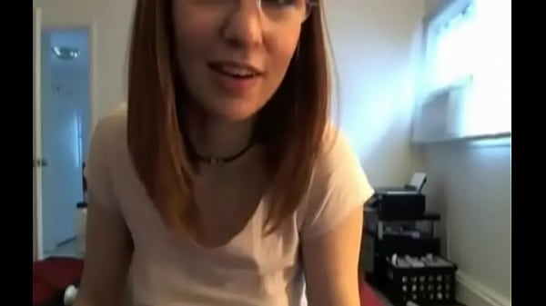 Play MP4 - Tbusco&colon; Estudiante espa&ntilde;ola zorreando en la webcam