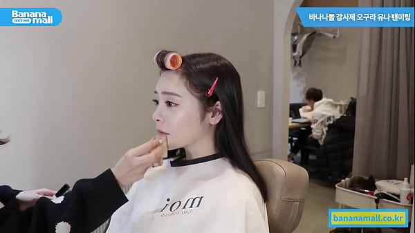 Nonton Han.gl/lhpsl 후카다 에이미, 스즈무라, 미나미, 메구리, 모모타니 에리카, 하마사키 마오 2022년 달력 무료 배포 thumbnail