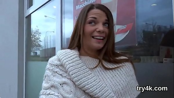 Nice chick_sucks dick in pov and gets pink_muff pounded