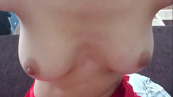 Nonton Bouncing Breasts thumbnail