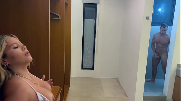 Dezii Gonzalez Caught Me In The Shower thumbnail