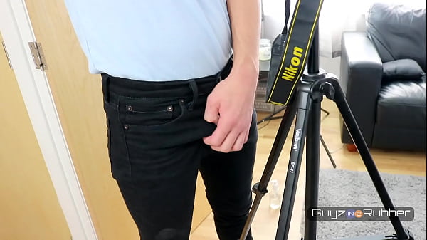 Guyzin2rubber - A Practical Photographer 