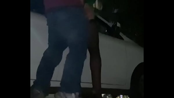 Manando E Dando Para Taxista Na Rua De Madrugada thumbnail