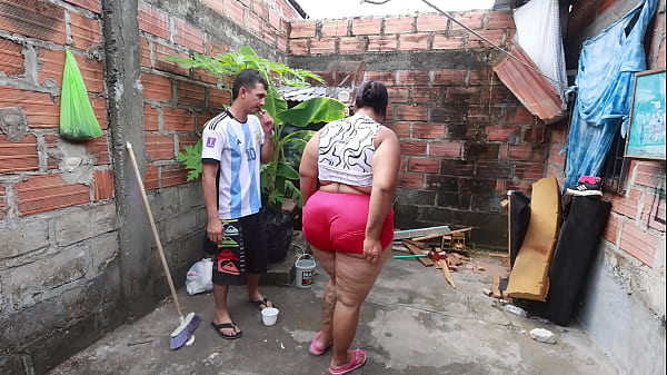 SEXO EN_EL TRABAJO MI JEFA SE DESNUDA PARA MI