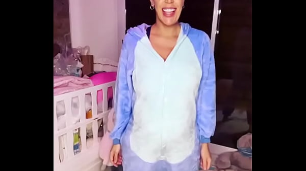 Nonton Cuare thumbnail