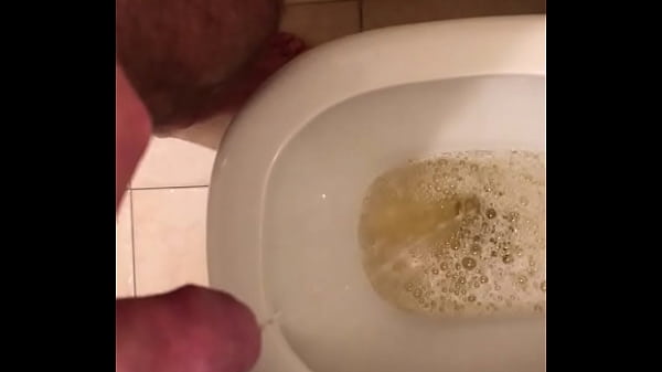 Play MP4 - Pissing