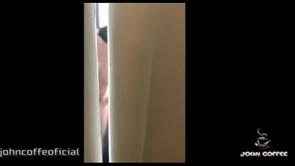 Espiei a novinha peituda no banho_Melissa_Lisboa