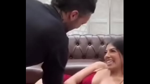 Nonton Out Today W/ Thesmallhands thumbnail