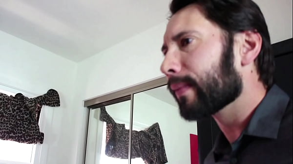 Nonton Cassandra Nix Begins Losing Her Innocence With Every Thrust Of His Dick thumbnail