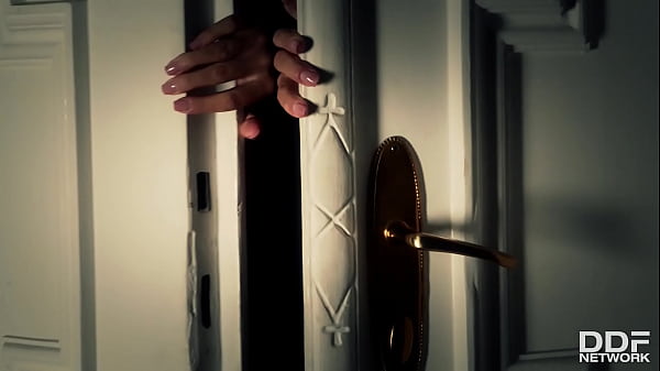 Play MP4 - Her Tricky Treat