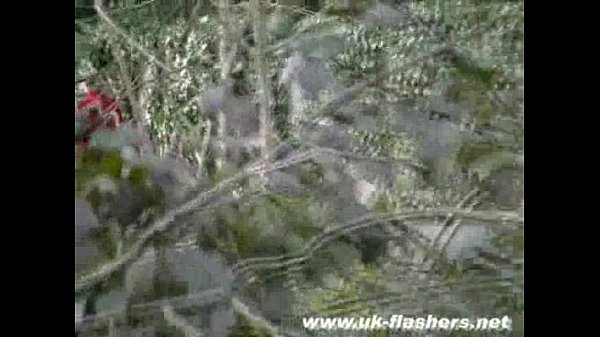 Play MP4 - Uk amateur babe nude in public and flashing