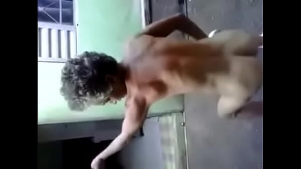 3647979 abuela bailando