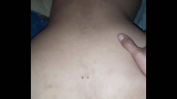 Ae vienne bien rico_en mi verga y despues sela meto_de perrito la prima de ni novia