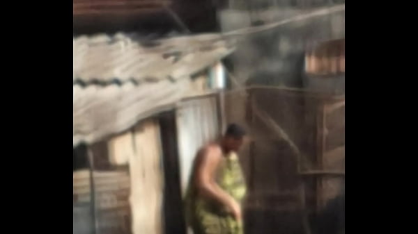 Ebonybbw caught on camera bathing