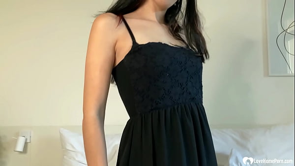 Nonton Brunette Hottie Fingers Her Wet Pussy thumbnail