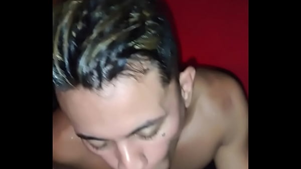 Play MP4 - Colocando o putinho para mamar