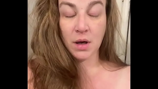 Back in ct holy fucking travel day so excited to shower and sleep on my own bed 