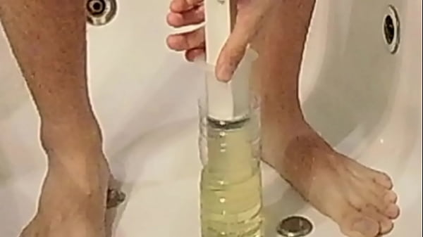 Fill my asswith myown pee | ass pissing anal