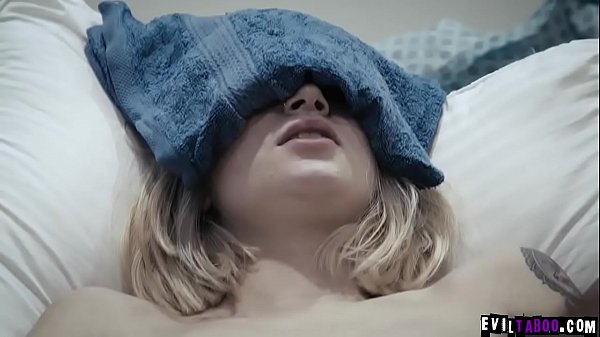 Perverted doctor Donnie Rock gave his sexy teen patient Arya Fae a nice sponge bath then slowly fucks her tight teen pussy. video thumbnail