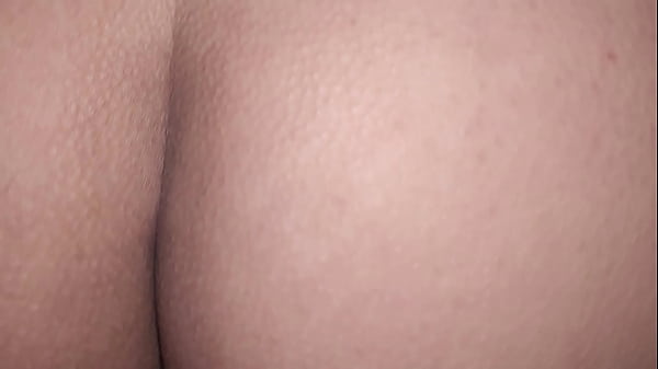 my best friend makes me aroused with her big ass and I end up in her ass without a condom 