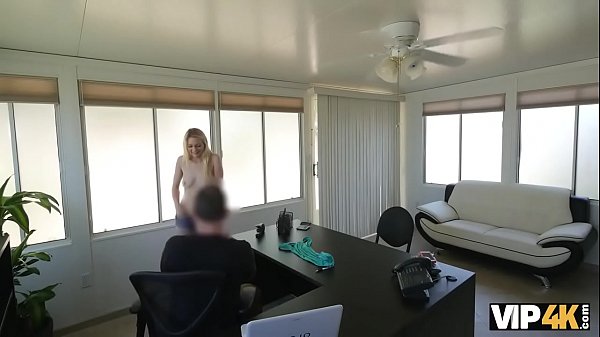 VIP4K. Die Go-Go-Tänzerin aus der örtlichen Strip-Bar ist bereit für Sex_zum Ausleihen