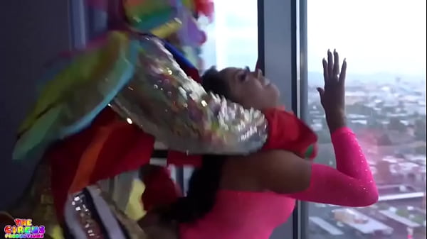 Famous_instagram model_fucks a_clown inhis LasVegas penthouse